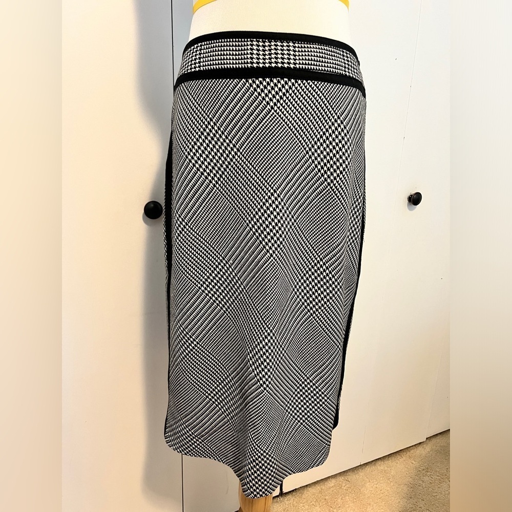 WHBM Houndstooth Pencil Skirt